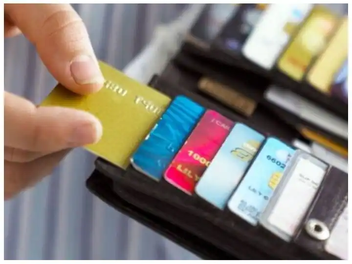 Tips: फ्रॉड से बचने के लिए ऐसे सुरक्षित रखें अपना डेबिट और क्रेडिट कार्ड, अपनाएं ये जरूरी टिप्स